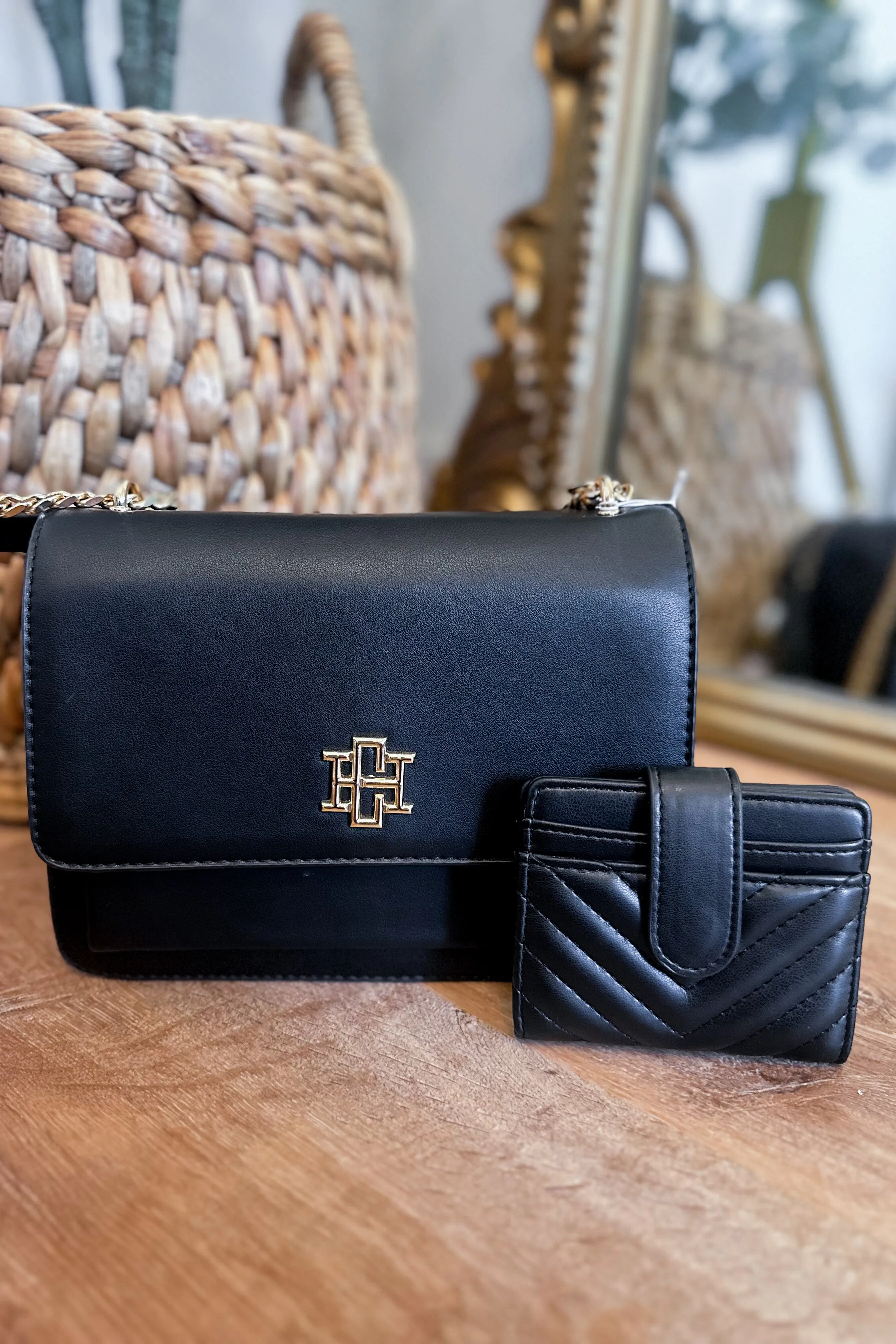 Caroline Hill Tate Card Holder Wallet