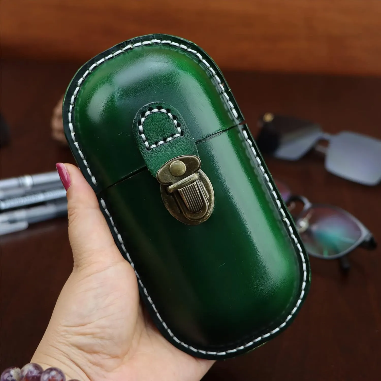 Leather Eyeglass Case Hard Shell Retro Men And Women Sunglasses Nearsighted Glasses Locking clasp Protection Box