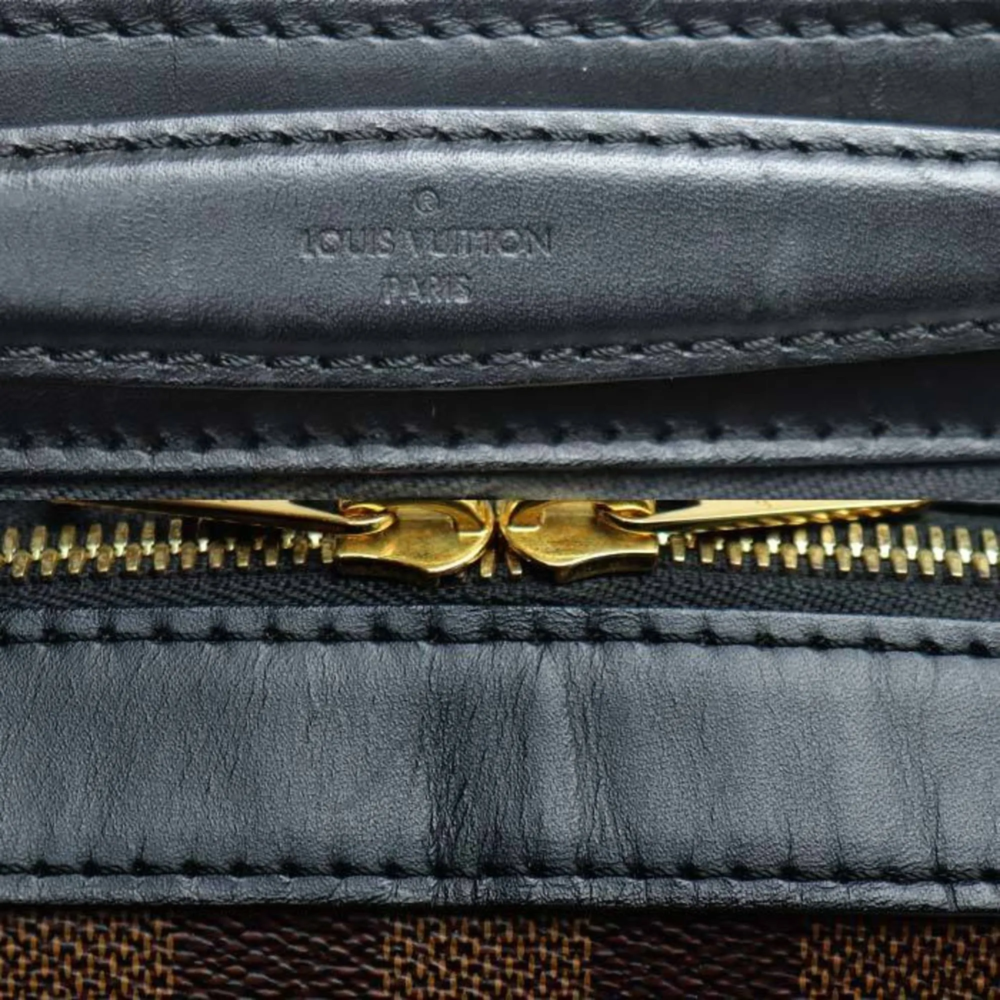 LV Pochette Crossbody Bag M81370
