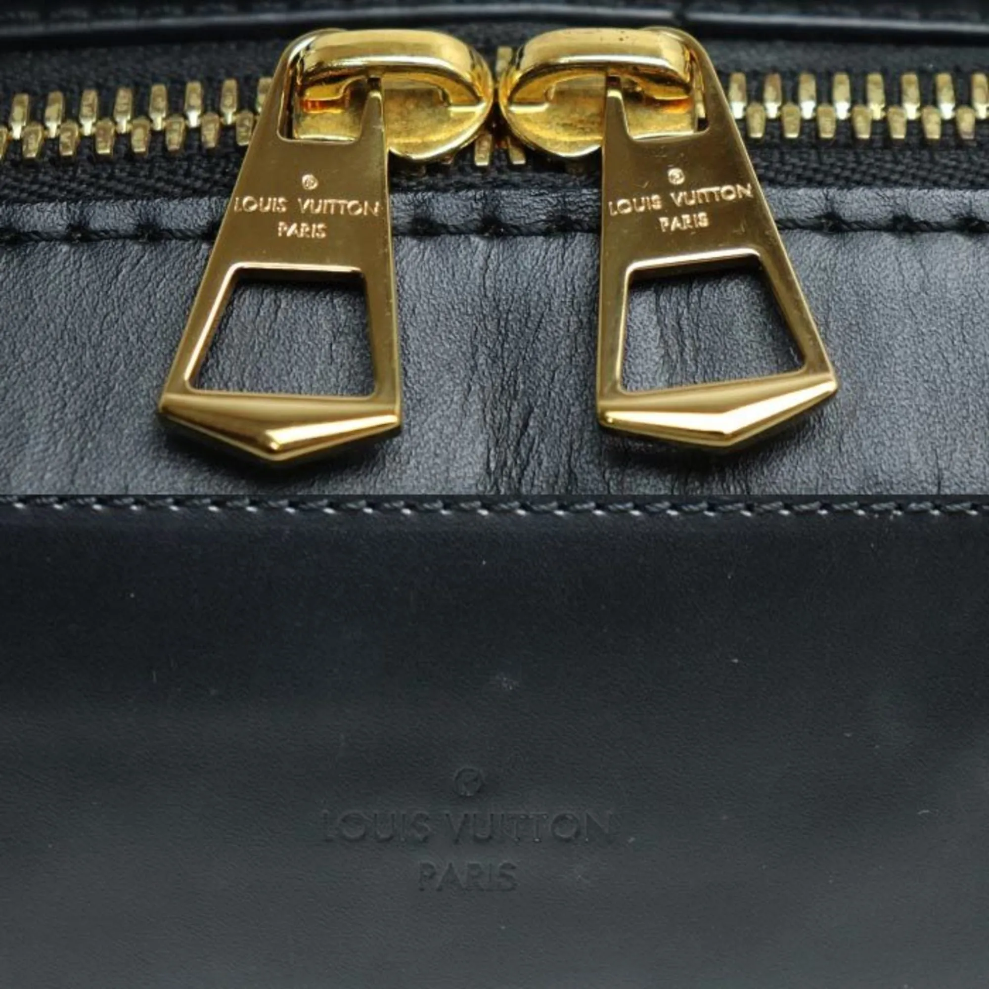 LV Pochette Crossbody Bag M81370
