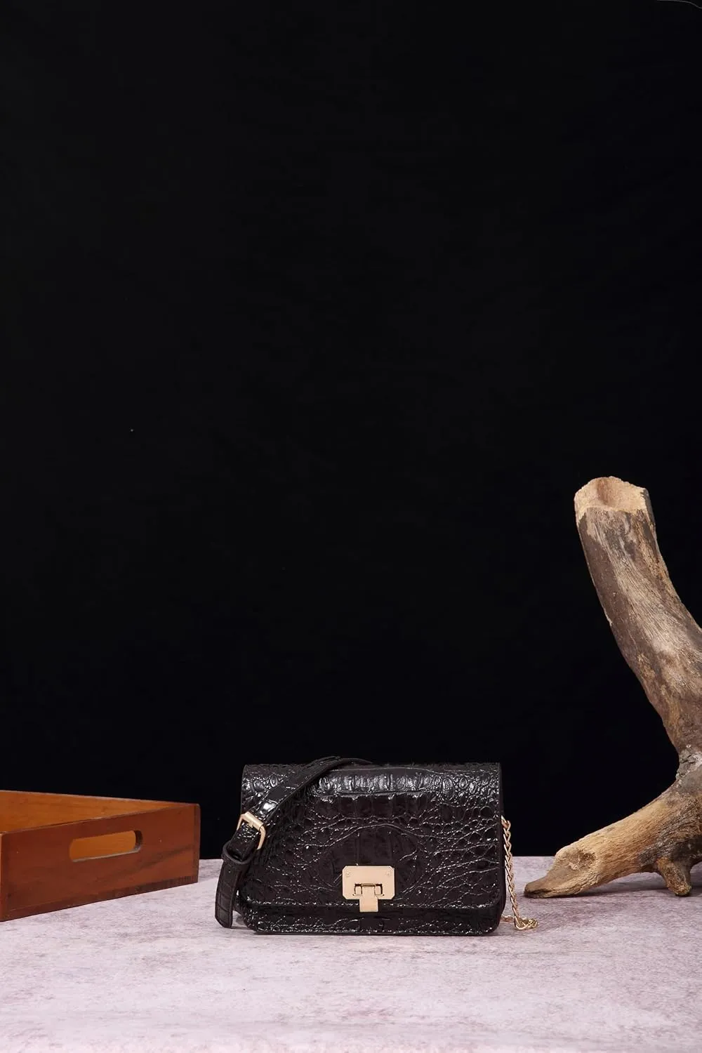 Small Crocodile Crossbody Cell Phone Purse for women Vegan Leather Clutch Wallet with Leather Shoulder Strap