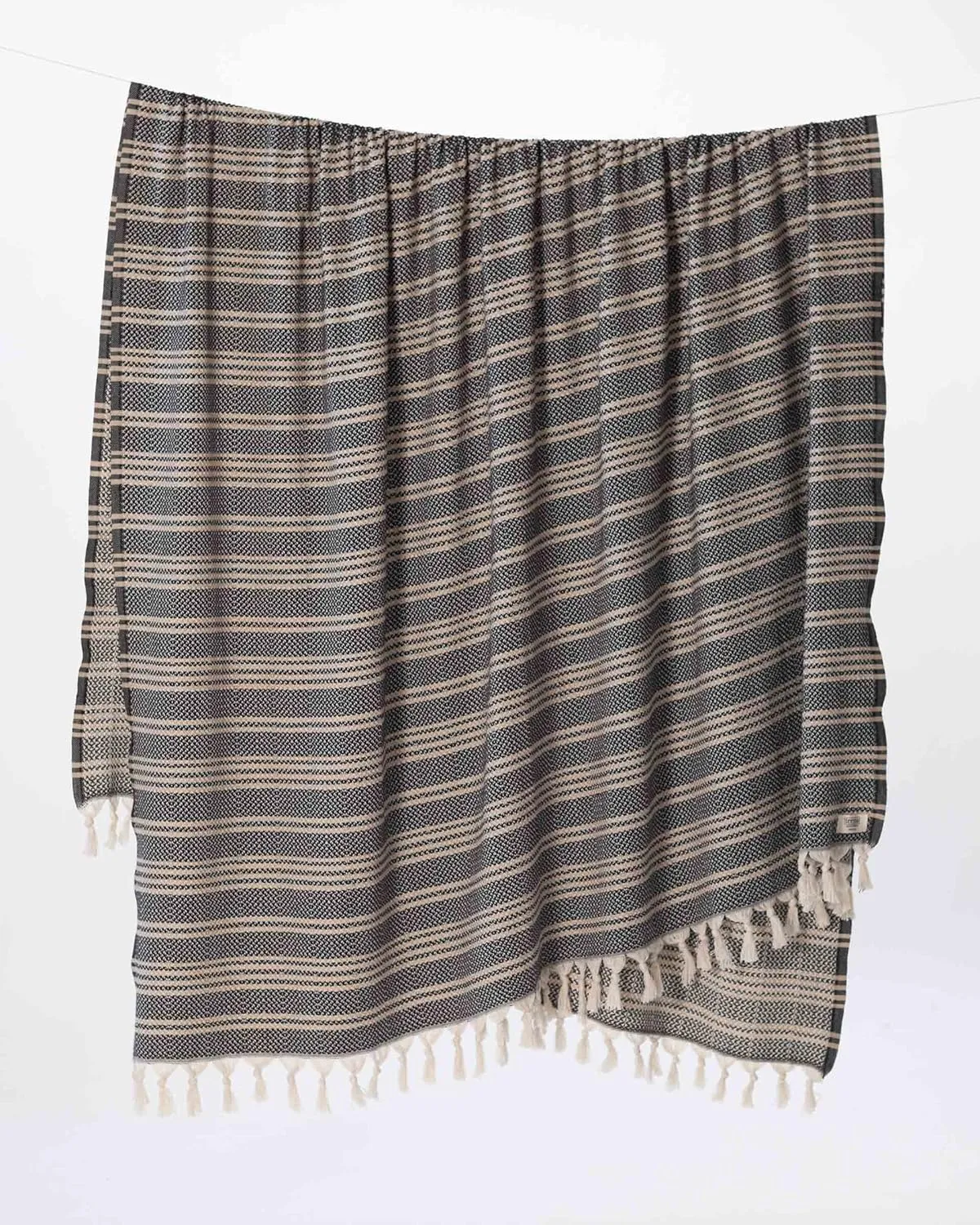 Teema The Seasons Blanket in Black