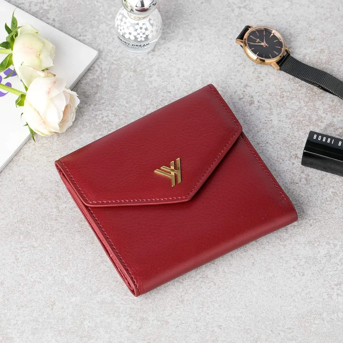 Women's Small Compact Bifold Pocket Wallet, Made of Finest Genuine Leather (Red)