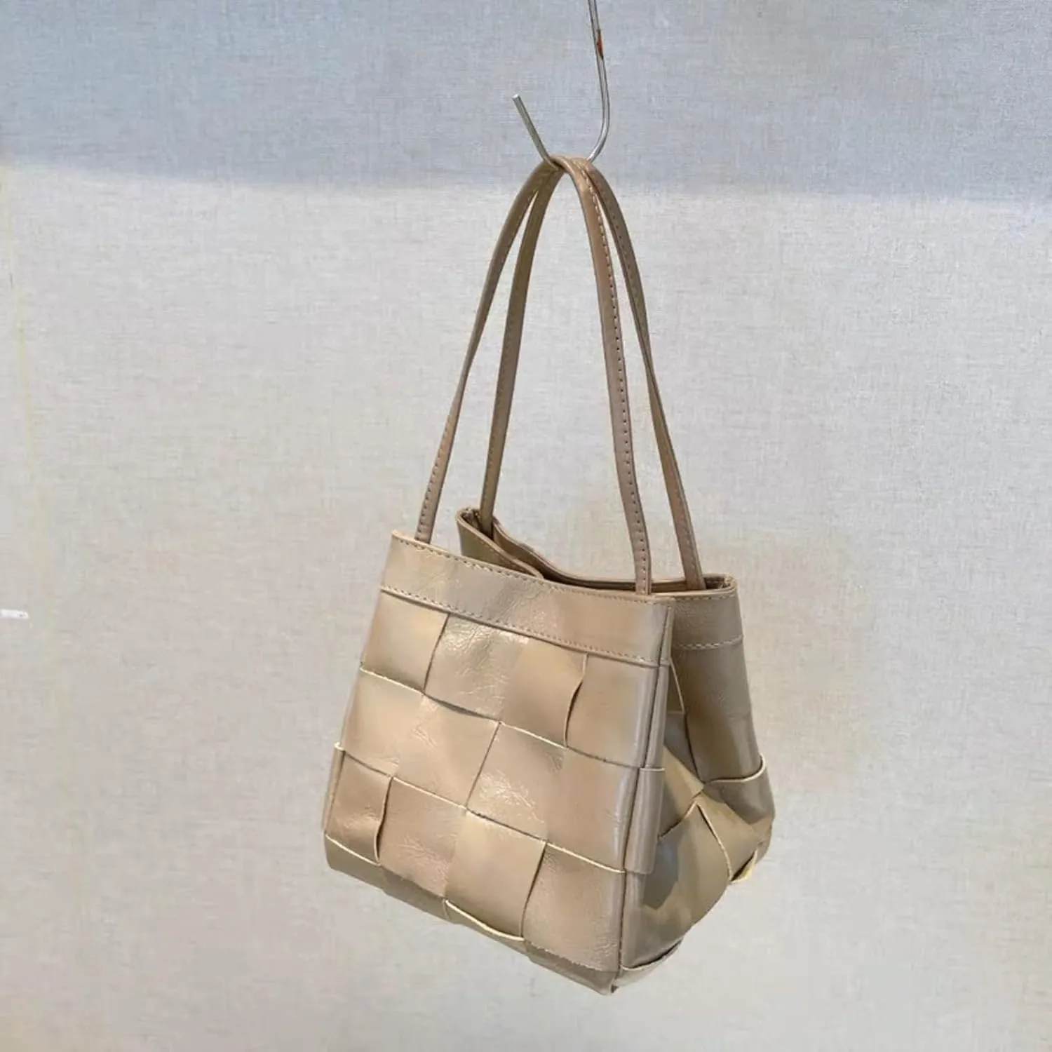 Woven bucket shouler bag for Women,Tote Vegan Leather Handbags, Large-capacity crossbody bag.purse,soft Casual Hobo